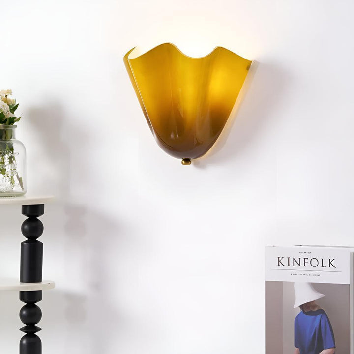 Retro Mid Century Wall Lamp With Petal Shape