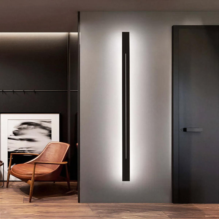 Vertical Wall Light Sconce With Minimalist Bar Design