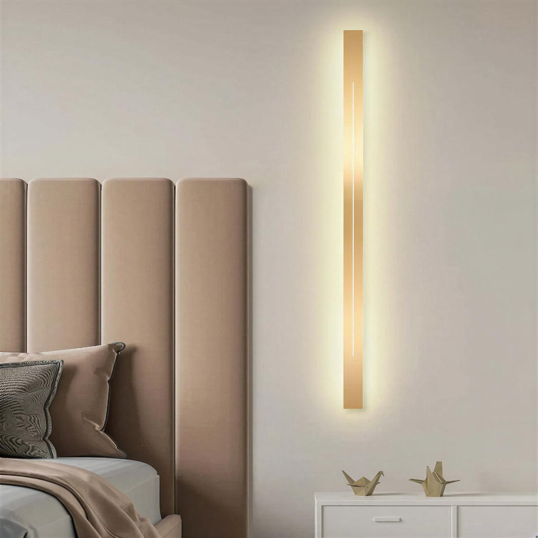 Vertical Wall Light Sconce With Minimalist Bar Design