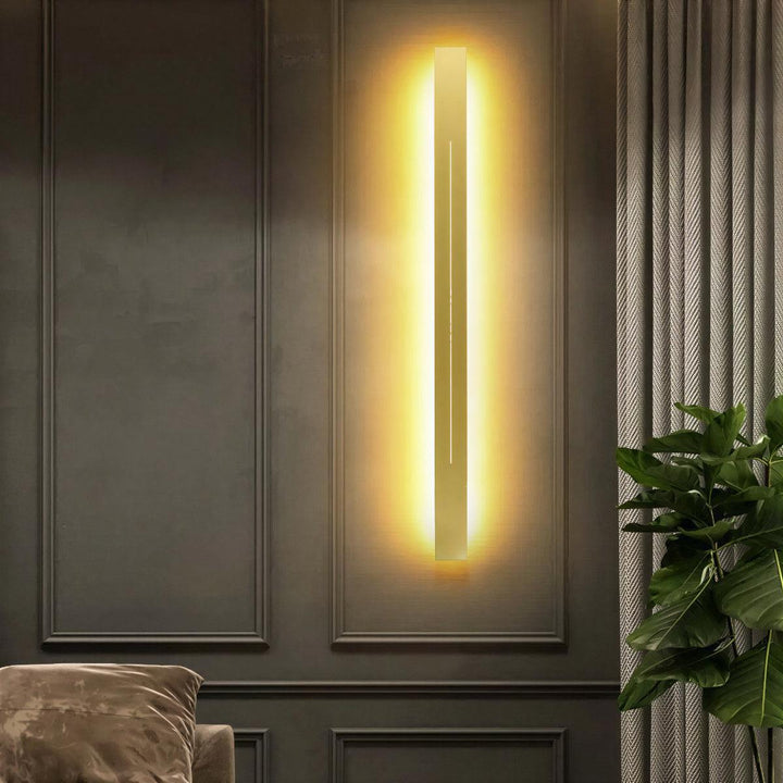 Vertical Wall Light Sconce With Minimalist Bar Design