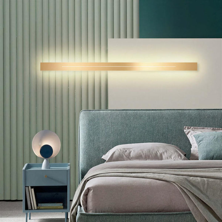 Vertical Wall Light Sconce With Minimalist Bar Design